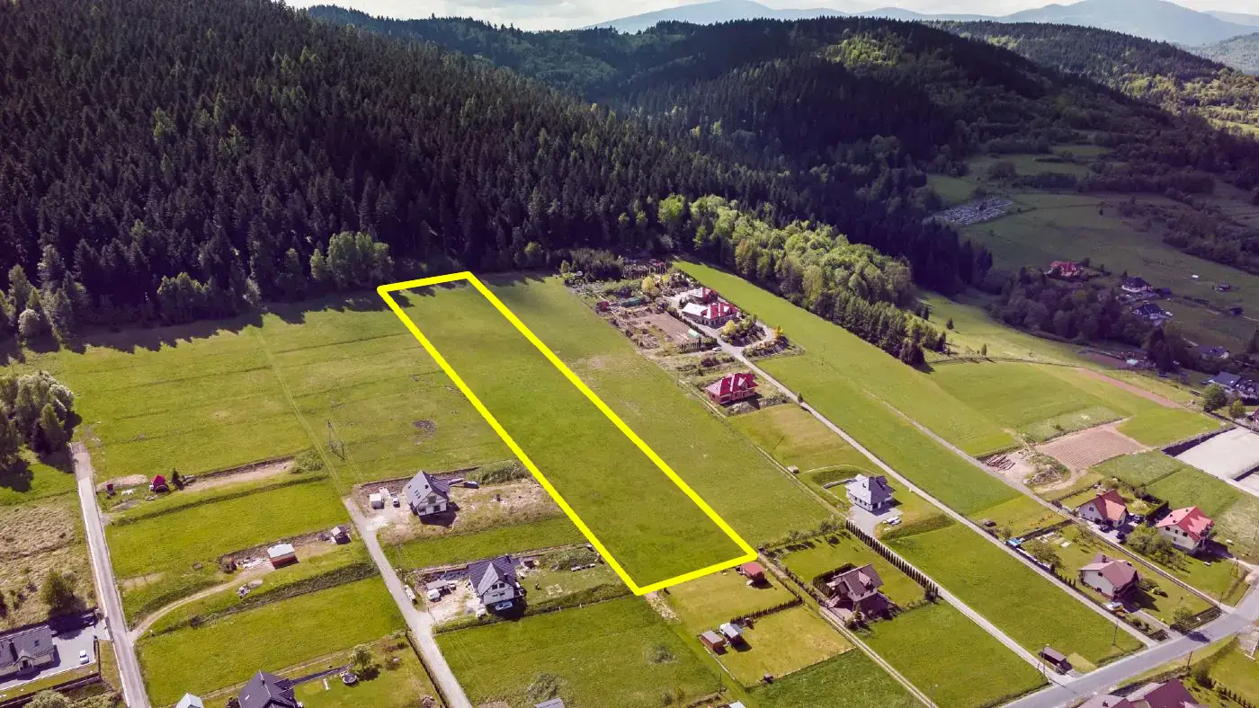 Działka pod lasem w beskidzie żywieckim